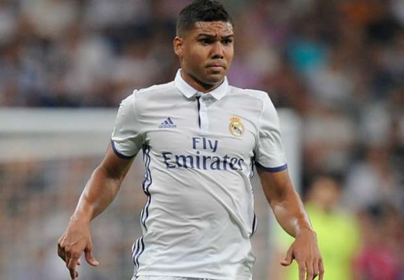 O volante Casemiro, peça fundamental no esquema de Zinedine Zidane, está fora da partida devido a contusão.