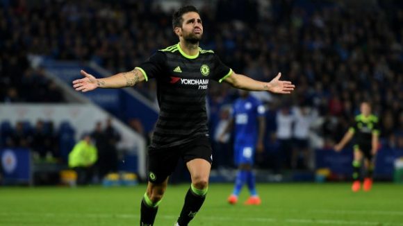 Cesc Fabregas marcou dois gols contra o Leicester na terça-feira, pela Copa da Liga inglesa, porém segue de fora do time titular.