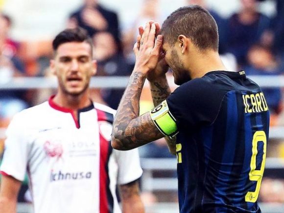 A polêmica biografia de Mauro Icardi, esfriou de vez sua relação com a torcida da Inter. No último domingo, o atacante perdeu um pênalti frente ao Cagliari, e hoje, a presença do atacante não está confirmada.
