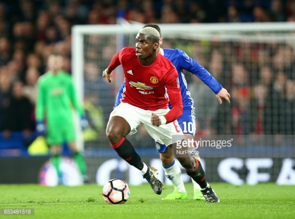 O volante Paul Pogba completou 24 anos ontem, e espera ganhar o presente hoje, com uma vitória do Manchester United. sobre o Rostov.