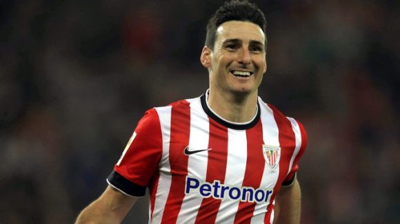 O atacante Aritz Aduriz, artilheiro do Athletic Bilbao na liga das estrelas com 8 gols, está fora de combate devido a uma contusão.