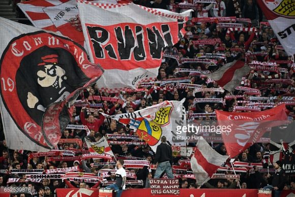 Apesar de estar disputando somente a Segunda Divisão, os torcedores do Stuttgart seguem ao lado do time, e a cada rodada, lotam a Mercedes-Benz Arena.