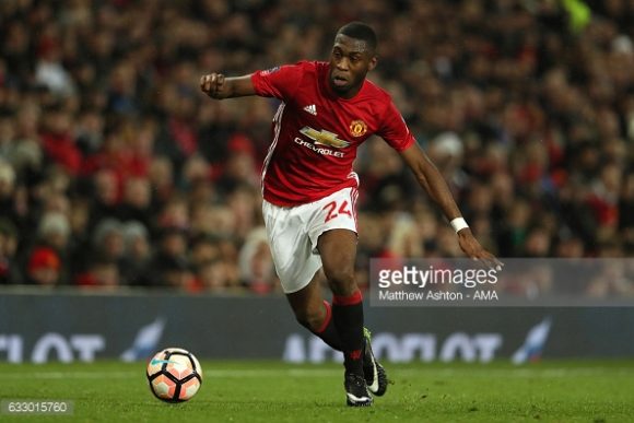 O volante Timothy Fosu-Mensah, do Manchester United, é a principal promessa do futebol holandês. Inclusive, ele já é comparado a Paul Pogba no clube inglês.