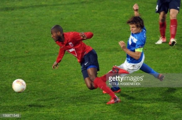 O brasileiro Paulo Vinicius, naturalizou-se húngaro, e fará sua estreia na seleção da Hungria hoje. O zagueiro de 27 anos, iniciou sua carreira nas categorias de base do São Paulo, e antes se transferir-se ao Videoton, aonde joga atualmente, atuou no River Plate de Montevidéu. . 