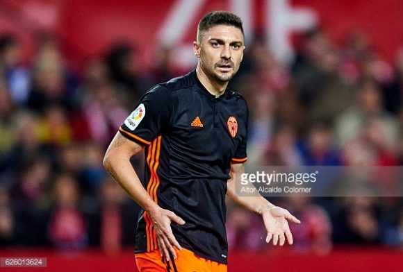 Com a ausência do lesionado Josè Gayá, o brasileiro Guilherme Siqueira ganha uma nova oportunidade entre os titulares do Valencia. 