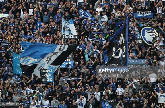 A fanática torcida da Atalanta transforma o estádio Atleti Azzurri D'Itália em um verdadeiro calderão em dia de jogos da equipe.