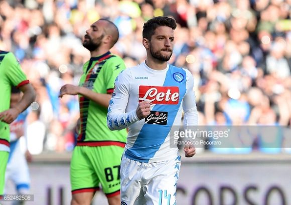 O atacante Dries Mertens é o grande destaque do Napoli na temporada, tanto é, que o belga é o artilheiro do time com 20 gols marcados. 