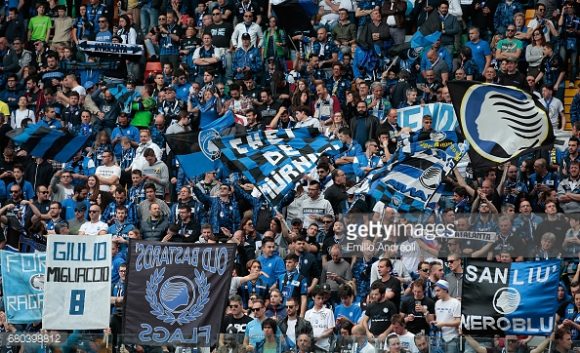 A torcida da Atalanta está em lua-de-mel com o time, que com uma simples vitória hoje, garante uma vaga direta na fase de grupos da Europa League 2017/18.