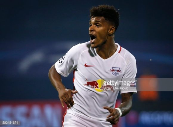 O jovem atacante austríaco Valentino Lazaro, de 21 anos, apesar da pouca idade, já é um dos maiores ídolos do RB Salzburg.