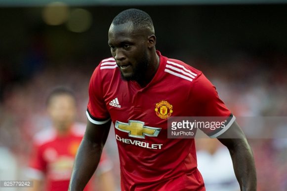 O escolhido do treinador José Mourinho para substituir Zlatan Ibrahimovic no ataque dos Red Devils, foi o belga Romelu Lukaku (foto).