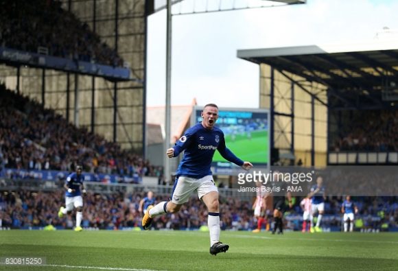 O atacante Wayne Rooney deixou a sua marca no duelo frente o Stoke City, pela 1ª rodada da Premier League 2017/18.