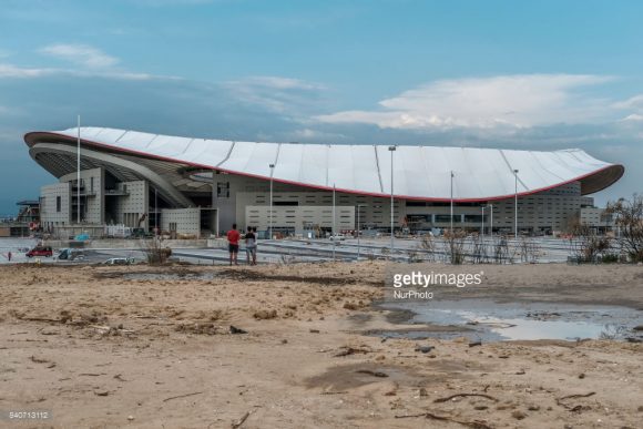 Devido a atrasos nas obras externas do estádio Wanda Metropolitano, a inauguração da nova casa do Atlético Madrid foi marcada apenas para a 4ª rodada do Campeonato Espanhol.