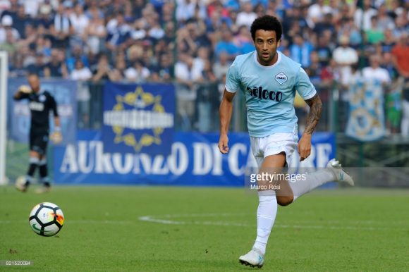 O brasileiro Felipe Anderson ainda não jogou nesta temporada por decorrência de uma lesão no músculo adutor da coxa esquerda. Seu retorno está previsto apenas para meados de outubro.