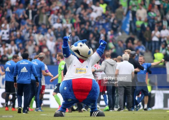 Por isso, o clube também é chamado de "dinossauro da Bundesliga". A mascote ganhou o nome de Hermann Rieger, massagista do time por mais de 20 anos.