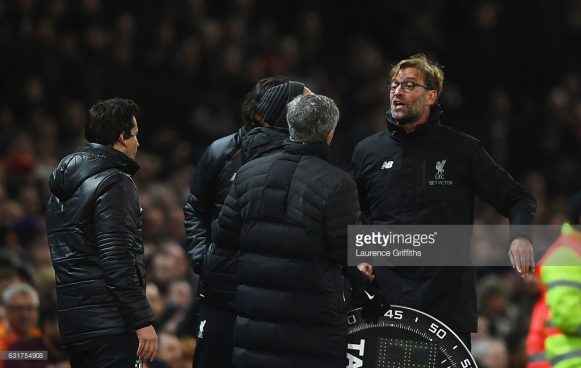 O último North West Derby não foi agitado apenas dentro de campo, fora dele, os treinadores Jurgen Klopp e José Mourinho tiveram uma áspera discussão. 