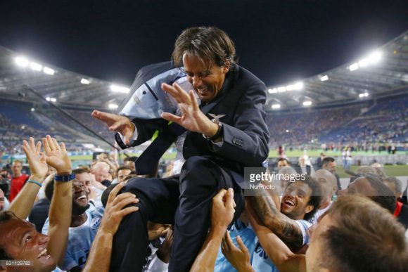 Nos braços dos biancocelestis: o primeiro título de Simone Inzaghi como treinador da Lazio, foi a Supercopa da Itália 2017. 