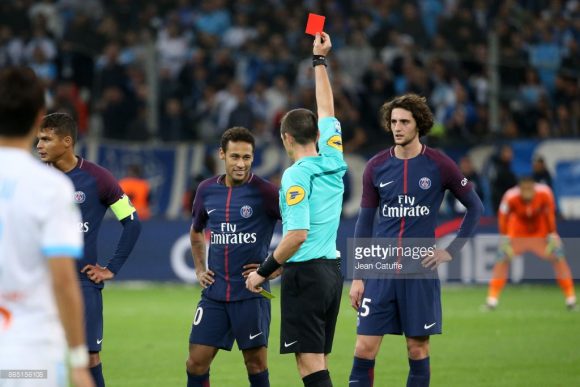 O superstar brasileiro já recebeu 138 cartões amarelos e 8 cartões vermelhos em sua carreira em apenas 25 anos de idade.