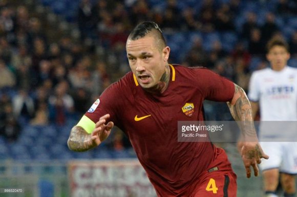 O jogador Radja Nainggolan, peça fundamental da equipe de Eusebio Di Francesco, se lesionou em partida amistosa realizada pela Bélgica no meio de semana. Em seu lugar, o novato Lorenzo Pellegrini