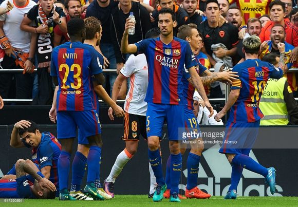 Rivalidade: como não poderia deixar de ser, última partida entre Valencia e Barcelona no estádio Mestalla foi bastante áspera e repleta de polêmicas, dentre as principais delas, quando os torcedores valencianos atingiram Neymar e Luis Suárez arremeçando garrafas ao gramado.