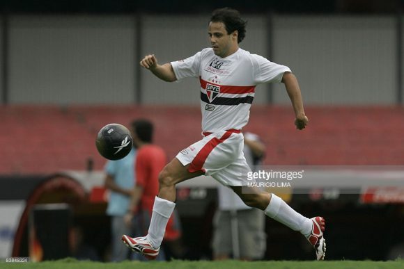 O único brasileiro atualmente na categoria, torce pelo São Paulo, inclusive, Felipe Massa é visto frequentemente no estádio do Morumbi com o seu filho Felipinho, assistindo partidas do Tricolor.
