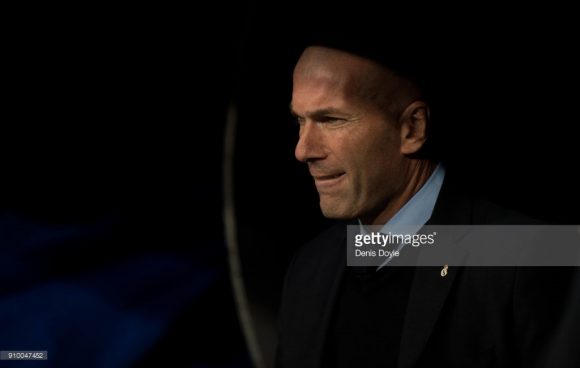 Zinedine Zidane Zinedine Zidane está na corda bamba.