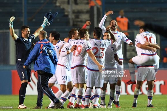 Na base da raça e do sofrimento, o Nacional garantiu sua vaga na fase de grupo da Copa Libertadores 2018.