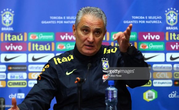 Depois de assumir a seleção brasileira na quinta posição das Eliminatórias, o treinador Tite levou o conjunto tupiniquim ao lugar mais alto da tabela, classificando a equipe na liderança isolada do torneio.