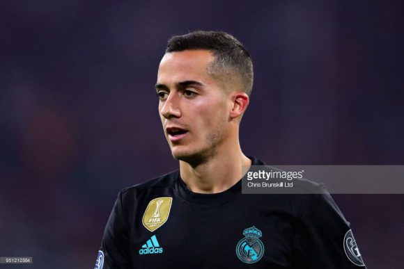 Com a ausência do lesionado Daniel Carvajal, o novato Lucas Vázquez jogará improvisado na lateral-direita do Real Madrid.
