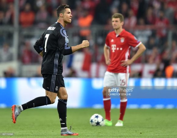 Curiosamente, quando Real Madrid e Bayern se enfrentaram na edição anterior da Champions League, pelas quartas de final do torneio, os espanhóis venceram os alemães na Alemanha por 2 a 1, por´m com dois gols do craque Cristiano Ronaldo. 