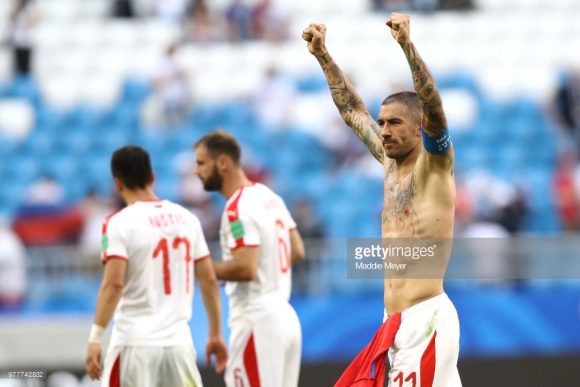 A última vez que a Sérvia havia vencido uma partida de abertura de Copa do Mundo foi em 1998. Na época, os sérvios derrotaram o Irã por 1 a 0, lembrando que eles ainda carregavam o nome de Iugoslávia.