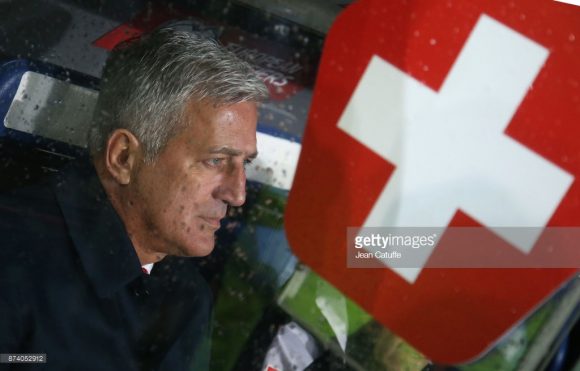 No comando da Suíça desde 2014, o treinador Vladimir Petkovic utilizará a mesma da equipe que disputou a Eurocopa 2016 e as Eliminatórias da Copa de 2018.
