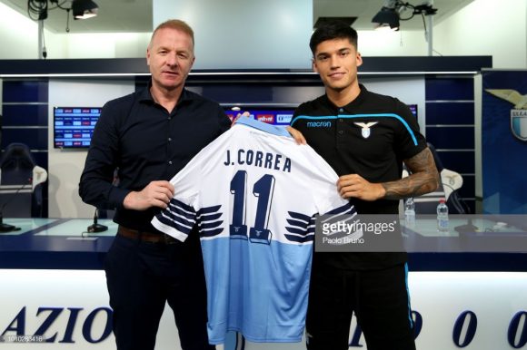 Contratado junto ao Sevilla por 15 milhões de euros, o argentino Joaquin Correa foi a principal contratação da Lazio nessa janela de transferências. Além dele, chegaram também Franco Acerbi, Rizi Durmisi