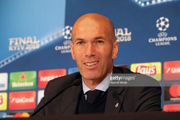 O ex-treinador do Real Madrid, Zinedine Zidane, é apontado pela mídia como o possível substituto de José Mourinho no comando do Manchester United.