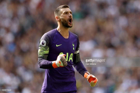 Ma manhã da última sexta-feira, Hugo Lloris foi flagrado dirigindo embriagado pela polícia de Londres. Por este motivo, o goleiro francês não está confirmado por Mauricio Pochettino. 
