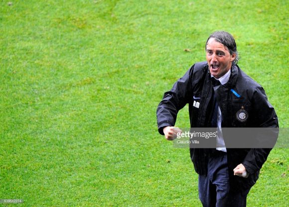 Pela Internazionale, Roberto Mancini conquistou o tricampeonato italiano (2005/06, 2006/07 e 2007/08). Já pelo Manchester City, o treinador italiano ergueu a taça da Premier League (2012/13).