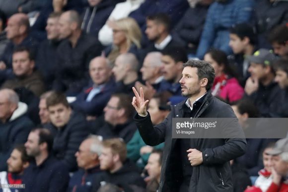 O primeiro De Topper de Mark van Bommel como treinador, teve um final feliz para ele.
