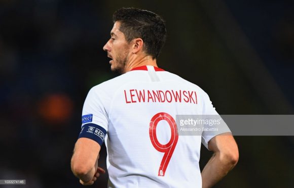 O atacante Robert Lewandowski fará a sua partida de número 100 pela seleção polonesa, no duelo diante de Portugal. 