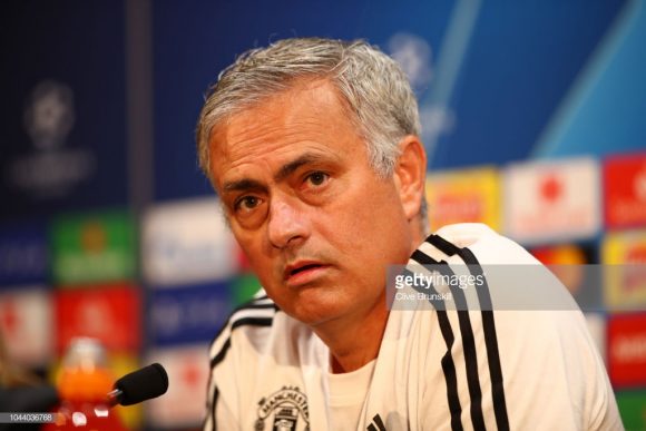 A derrota por 3 a 1 para o West Ham no último sábado, deixou a situação de José Mourinho bastante complicada, portanto, não seria nenhuma surpresa vermos o português ser demitido no caso de um novo revés.