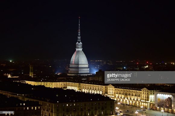 O clássico da cidade de Turim recebeu o nome de Derby della Mole em homenagem ao edifício Mole Antonelliana, o mais alto da antiga capital italiana. 