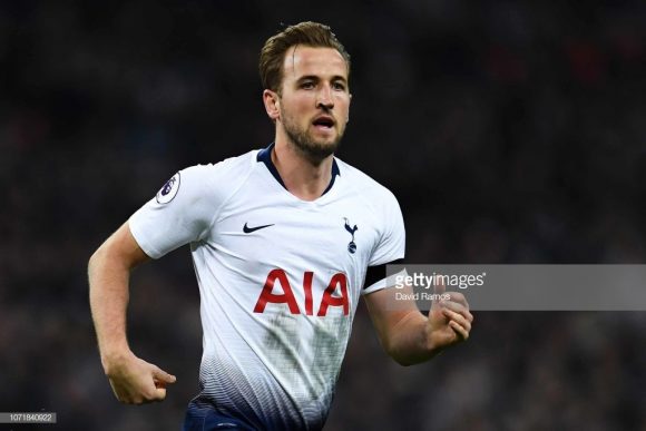Autor do gol da vitória do Tottenham no jogo de ida, o atacante Harry Kane está fora do jogo de volta frente o Chelsea no Stamford Bridge.