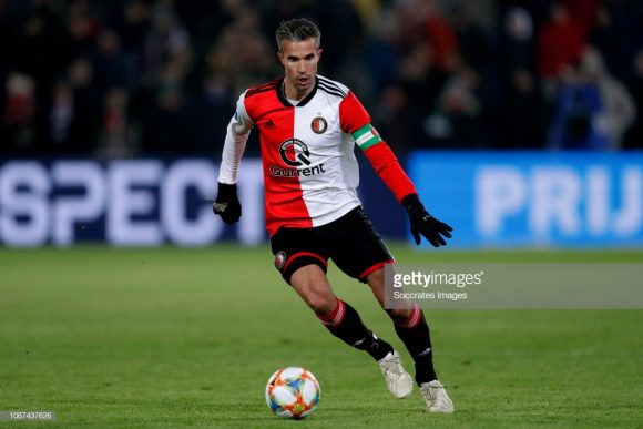 O atacante Robin van Persie, de 39 anos de idade, é o artilheiro do Feyenoord na Eredivisie com oito tentos marcados.