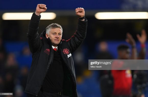A primeira vitória do Manchester United no Stamford Bridge na era pós Alex Ferguson, foi justamente com Ole Gunnar Solskjaer à frente da equipe. 