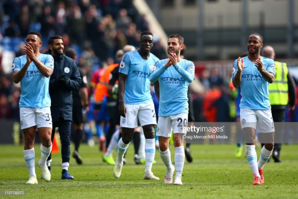 O Manchester City só depende de si para ser bicampeão inglês. Basta os Citizens vencerem os cinco jogos restantes da Premier League, para que eles possam erguer a taça do campeonato novamente.