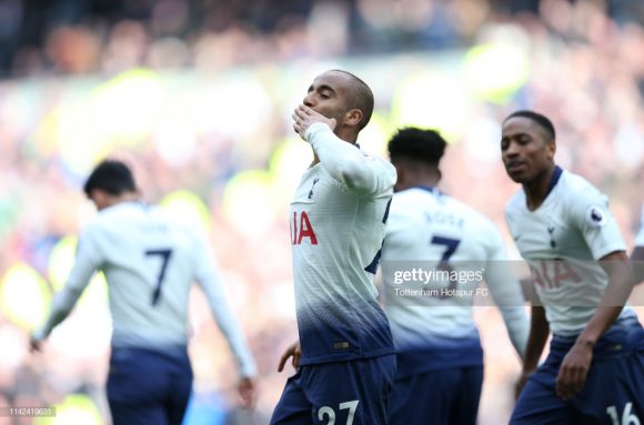 Na rodada passada da Premier League, Lucas Moura marcou o seu primeiro hat-trick com a camisa do Tottenham. O ex-jogador do São Paulo é o quinto brasileiro na história a marcar três gols em um único jogo pela liga inglesa. 