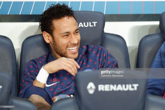 Dos 33 jogos disputados pelo PSG na Ligue 1, Neymar atuou em apenas 14, menos da metade, e marcou 13 gols. O brasileiro ficou quase três meses parado devido a uma fratura no pé.