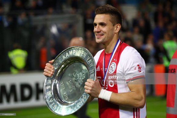 Com os dois gols marcados na partida frente o De Graafschap, o sérvio Dusan Tadic encerrou a Eredivisie liderando a artilharia da liga ao lado de Luuk de Jong, ambos com 28 tentos.