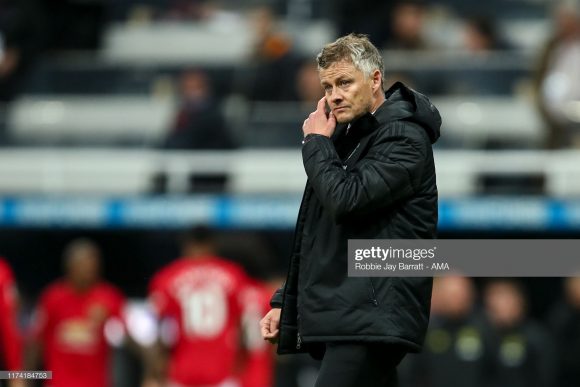 O Manchester United, de Ole Gunnar Solskjaer, registra o pior início do time na Premier League até hoje, desde a criação da liga em 1992. Com 9 pontos em oito jogos, os Red Devils ocupam apenas a 12ª posição na classificação.