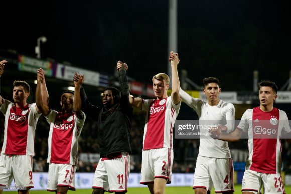 O Ajax ainda não foi derrotado na atual temporada. Em 17 jogos, a equipe de Amsterdam soma 13 vitórias e 4 empates. 