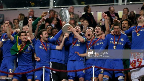 A viagem do Chelsea à Amsterdam, ocorreu em 2013, ano em que os Blues ergueram o caneco da Europa League, após vencerem o Benfica por 2 a 1 na decisão do torneio. 