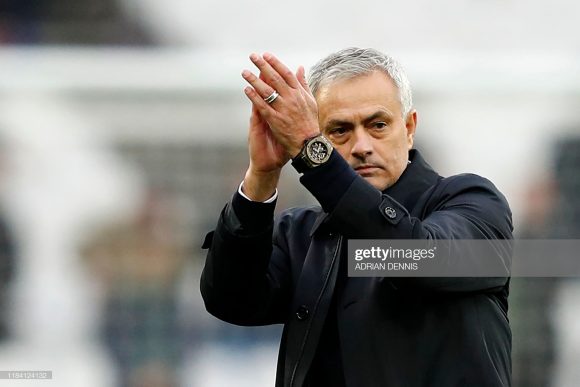 Com três tacas da Premier League e duas da Champions League no currículo, José Mourinho é a maior referência dos treinadores portugueses. 